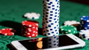 Meaning of +200 football betting odds